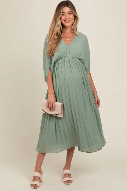 Vestido Maternidade Midi Plissado Decote V – Verde Oliva Claro