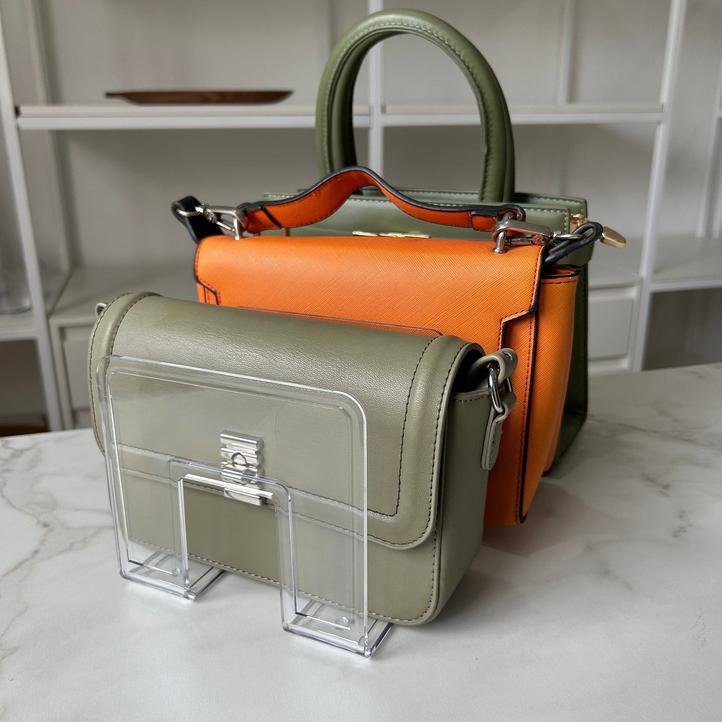 Organizador de Bolsas em Acrílico Com 4 Divisórias