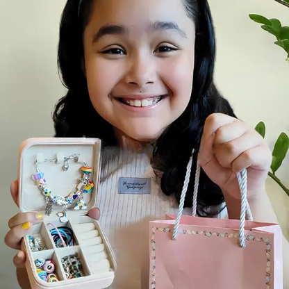 Kit pulseiras e berloques Princess - 67 Peças