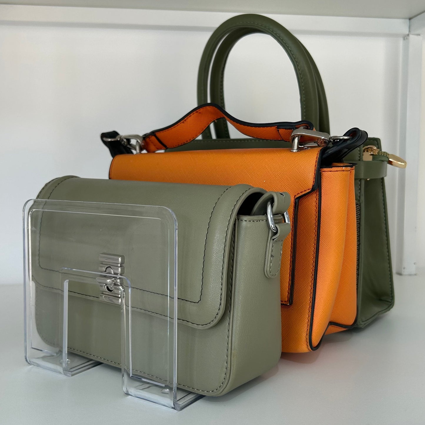 Organizador de Bolsas em Acrílico Com 4 Divisórias